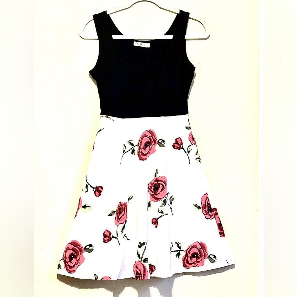 Kira Dress Tank Top Sundress Cotton Black White wRoses Pockets Sz Small Flawless